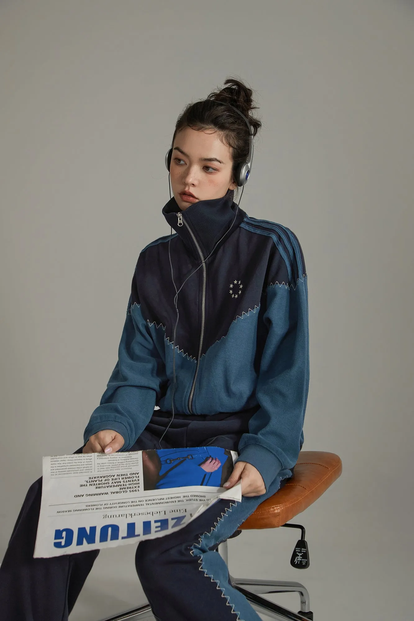 Stitch Color High Neck Zip-Up Jacket